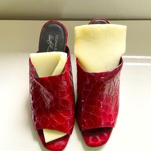 Donald J. Pliner Red Women's Crocc Patent Leather Shoes